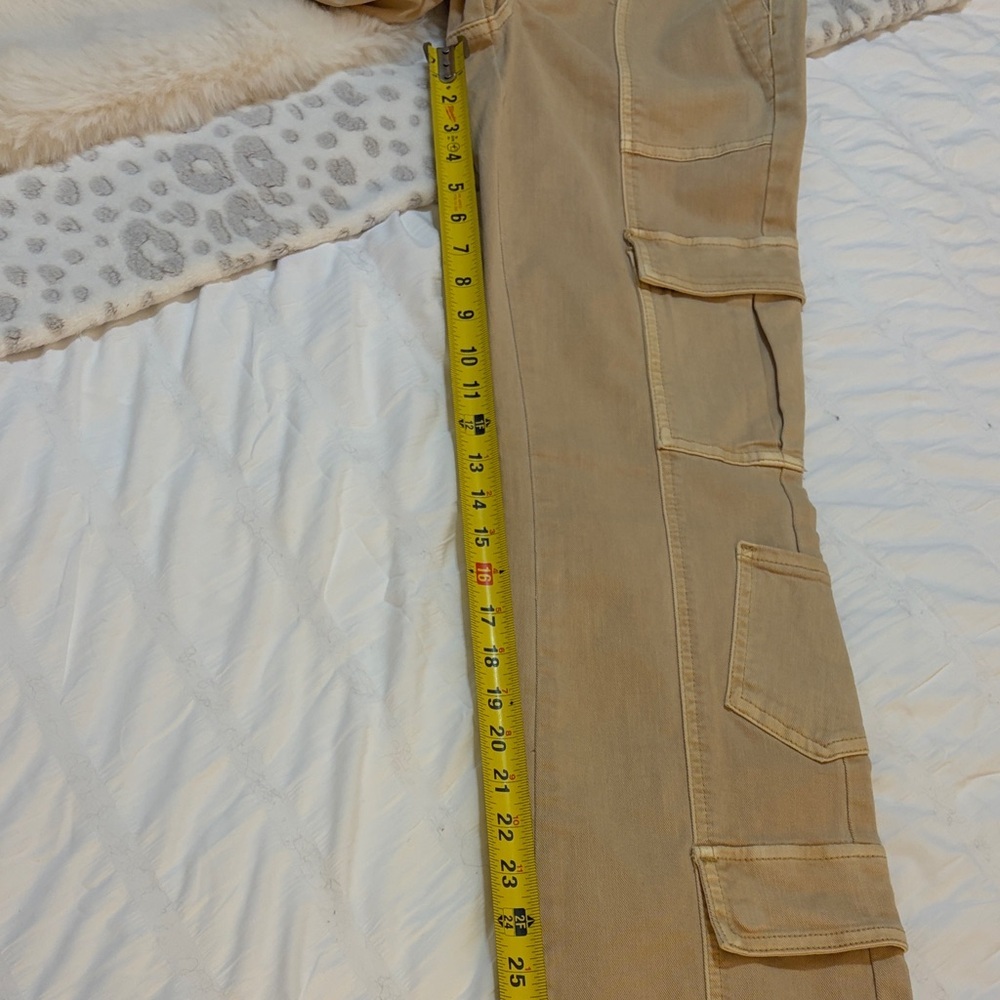 Blank NYC high rise mini flare Beige Utility Cargo Pants size 27 new with tags - Picture 8 of 9